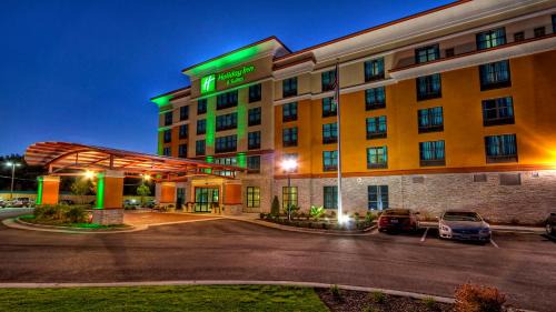 Tupelo Hotel | Holiday Inn & Suites Tupelo North by IHG