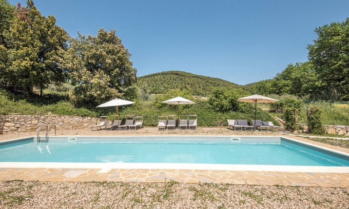 Villa A Sesta House | Holiday Home "Casa Minuccia" with Pool, Garden & Wi-Fi