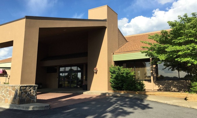 Summerlee Hotel | Holiday Lodge Hotel & Conference Center