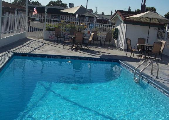 Oakdale Hotel | Holiday Motel Oakdale