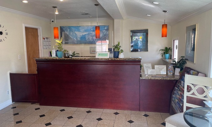 Oakdale Hotel | Holiday Motel Oakdale