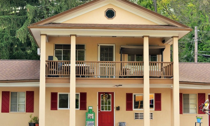 Andover Hotel | Holiday Motel