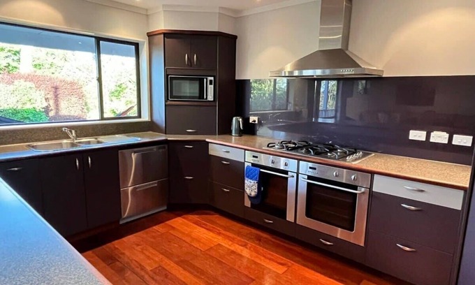 Takaka House | Holiday on Park Avenue
