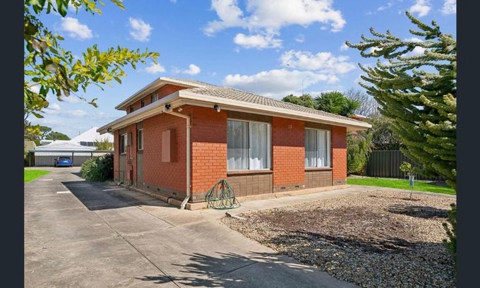 Mitchell Park House | Holiday Rentals