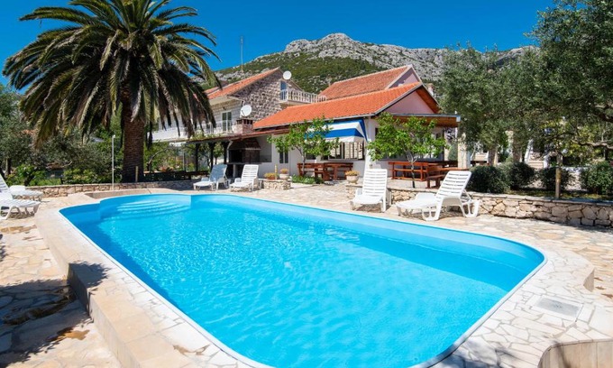 Cove Tri Zala (Zrnovo) House | Holiday Resort Balota