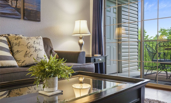Branson Condo | Holiday Ridge Retreat Duo | Holiday Hills Branson | Golf Resort | Outdoor Pools