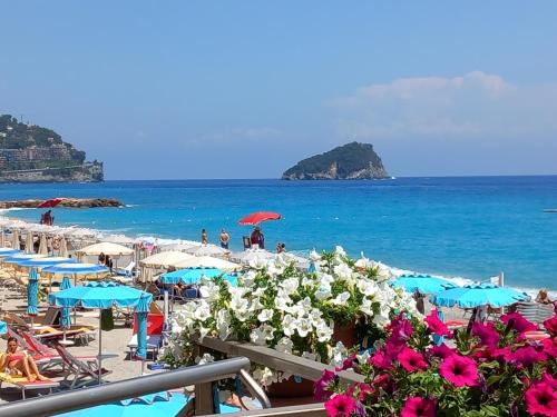 Spotorno Apartment | Holiday Sea View