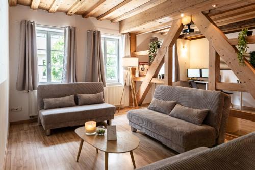 Blaubeuren Apartment | Holiday&Stay Apartment Big Blue Beamer 10 Personen
