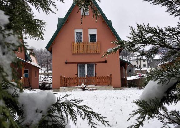 Kolasin House | Holiday Sunrise