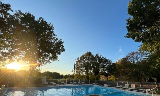 Saint-Aubin-de-Nabirat Apartment | holiday village gîte 5 places