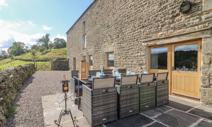 Sedbergh House | HOLLOWGILL BARN, pet friendly, luxury holiday cottage in Sedbergh