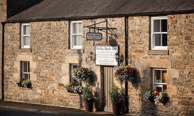 Greenhaugh Hotel | Holly Bush Inn