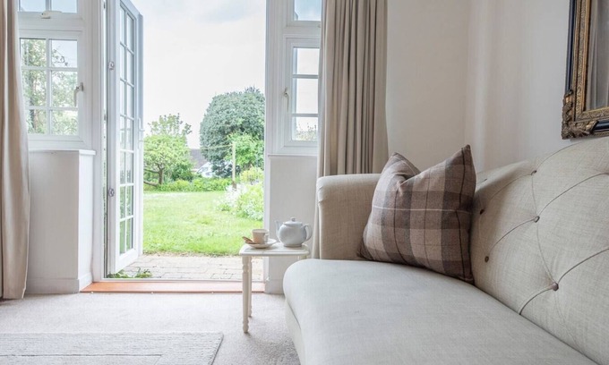 Wangford Apartment | Holly Tree Cottage, Wangford