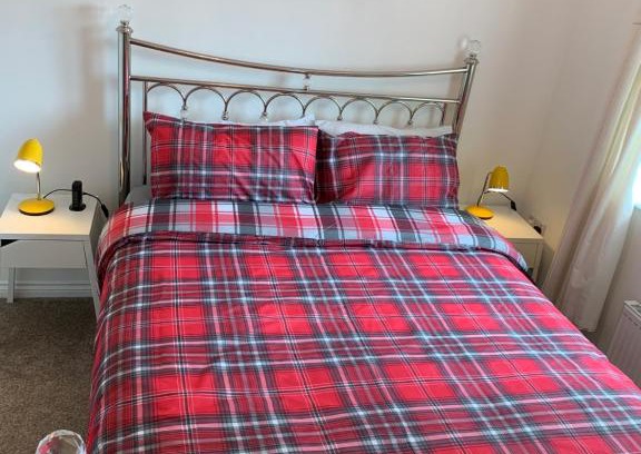 Kirkcaldy House | Hollybrae house Sleeps up to 6