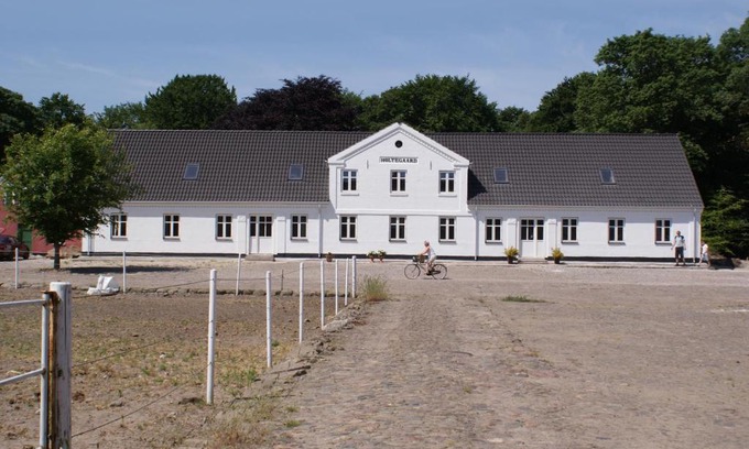 Dronninglund Bed & Breakfast | Holtegaard Bed & Breakfast
