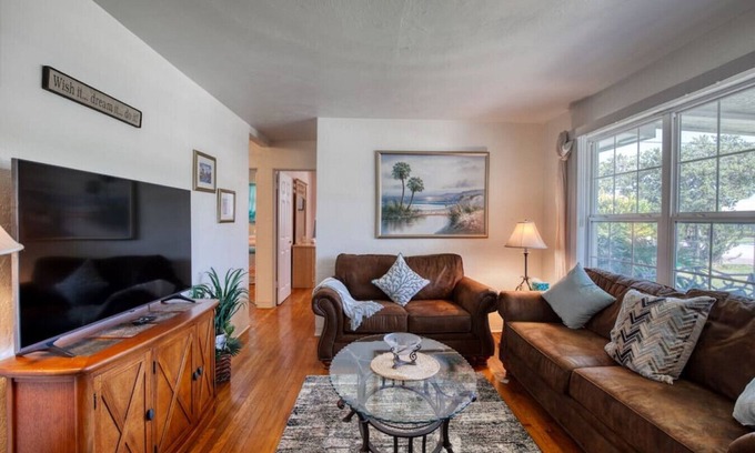 Brentwood Park House | Home Away from Home Daytona 3 Bedroom