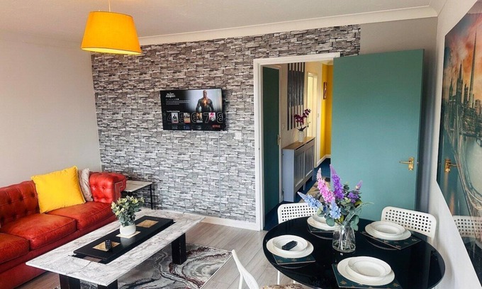 Colchester House | Home away from home pleasant and homely