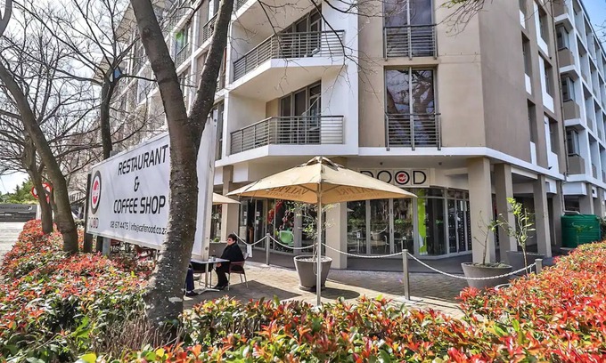 Claremont Apartment | Home away from home in Africas most sought after city