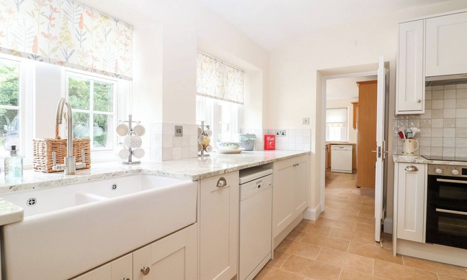 Ducklington Cottage | Home Farm
