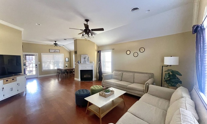Saltillo House | Home in Saltillo