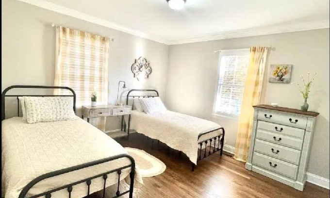 Greer House | Home Sweet Greer near Airport BMW & Downtown