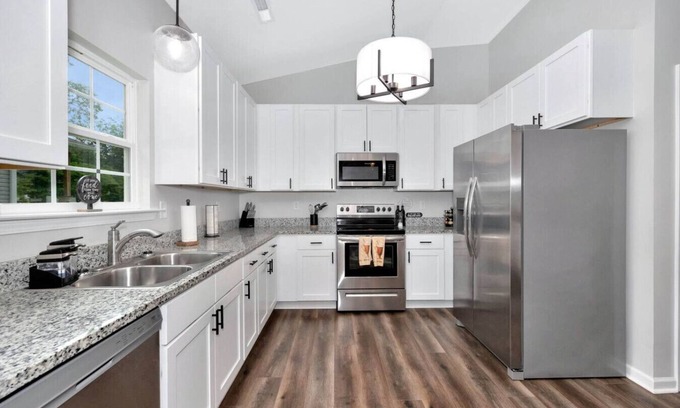 Decatur House | "Home Sweet Hangout"