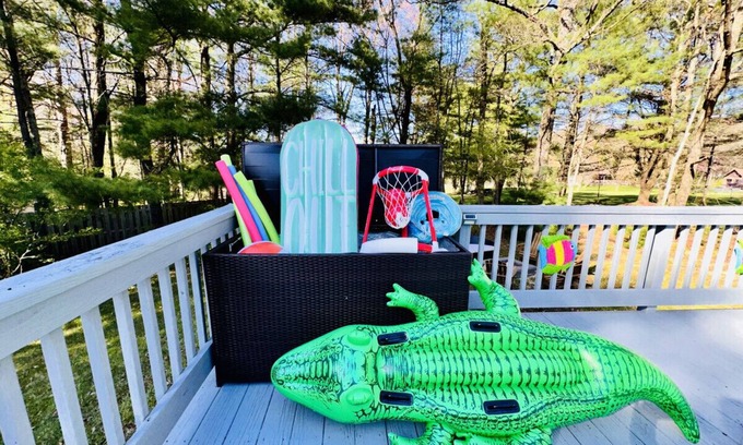 Stroudsburg House | Home w/Hot Tub Pool & Game Room