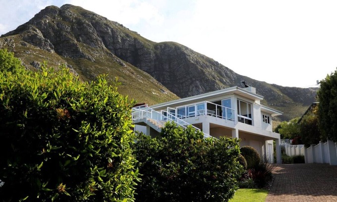 Voelklip House | Home with an Ocean View | Voelklip