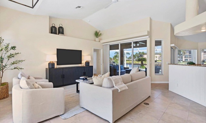 Punta Gorda House | 🥇 Home with Private Pool and Standalone Hot Tub (CH1103)