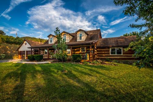 Petersburg House | Home with Views, Mins to Monongahela National Forest