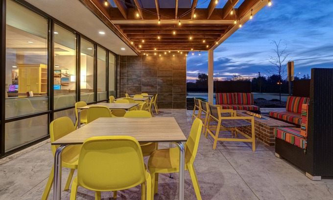 DeKalb Hotel | Home2 Suites by Hilton Dekalb