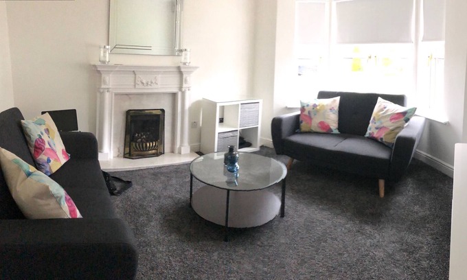 East Kilbride House | Home2Home Meadow House