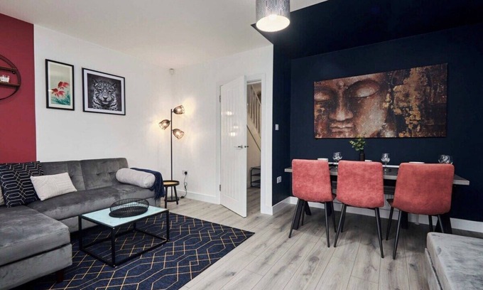 Leeds House | Homebird Property - Salisbury House