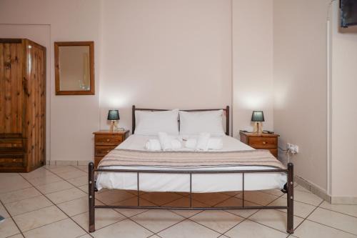 Vrontados Apartment | Homely Escape