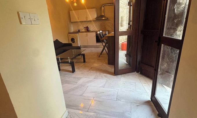 Marathounta Apartment | Homemade With Fireplace"