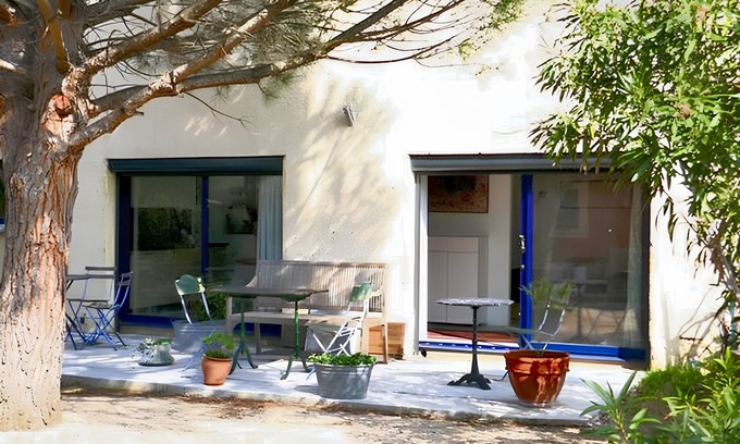 Saint-Quentin-la-Poterie Apartment | Homerez - Apartment in Saint-Quentin-la-Poterie.