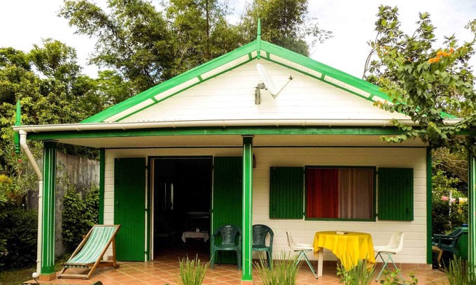 Foulpointe House | Homerez - 10 m away from the beach! House for 4 ppl. at Foulpointe Madagascar