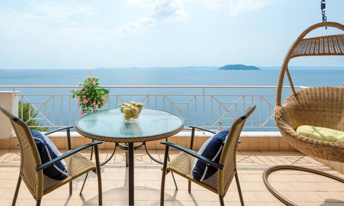 Neos Marmaras Apartment | Homerez - 300 m away from the beach! Appartement for 4 ppl. at Neos Marmaras