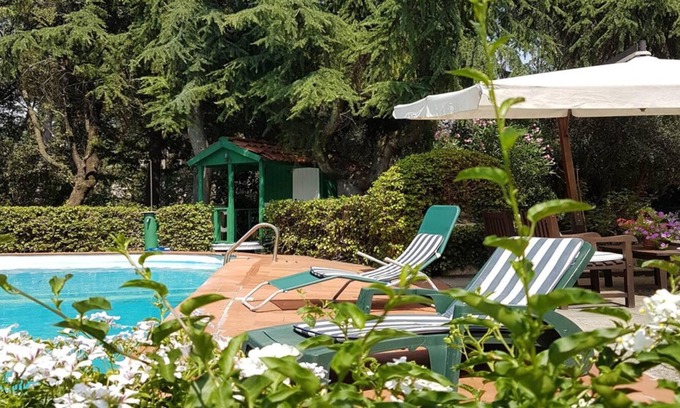 Oltrarno Villa | Homerez - Amazing villa for 12 ppl. with swimming-pool and garden at Firenze