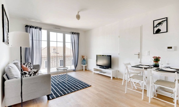 Les Luats Apartment | Homerez - Apartment in Villiers-sur-Marne