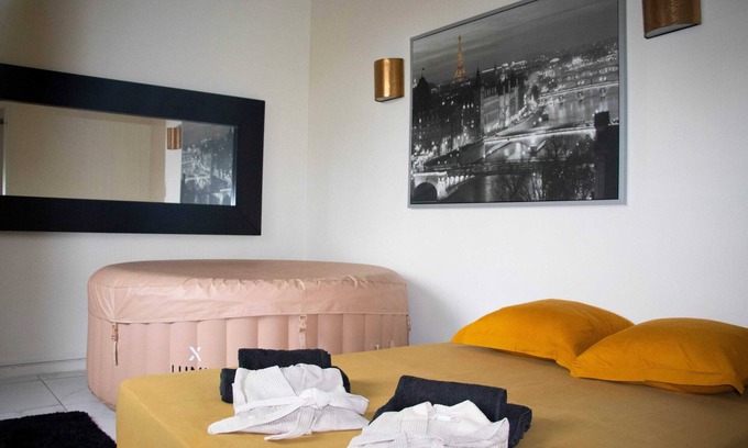 Bagnolet Apartment | Homerez - Apartment in Bagnolet