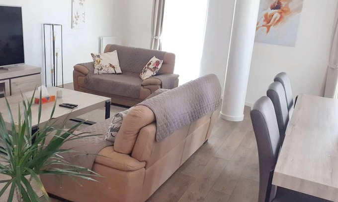 Anderlecht Apartment | Homerez - Apartment in Cureghem, Anderlecht