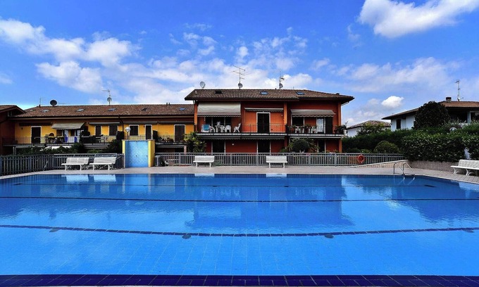 Pacengo Apartment | Homerez - Apartment in Pacengo, garden view