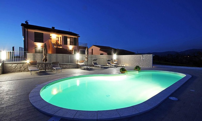 Montecastrilli Apartment | Homerez - Appartement for 4 ppl. with shared pool and garden at Montecastrilli