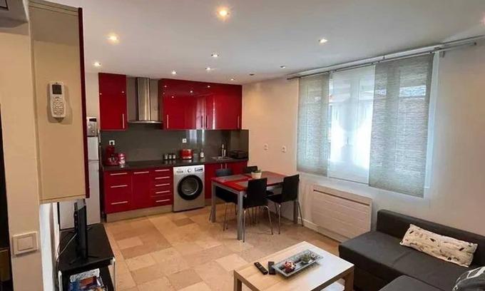 Aubervilliers Apartment | Homerez - Apt Aubervilliers - Parking