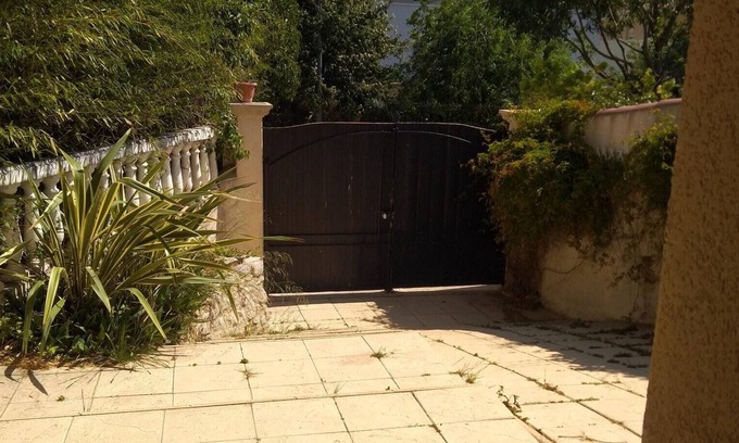14th Arrondissement Apartment | Homerez - Beautiful studio 11 km away from the beach for 2 ppl. with shared pool