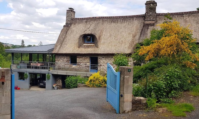 Brouains House | Homerez - Big house for 9 ppl. with garden, terrace and balcony at Brouains