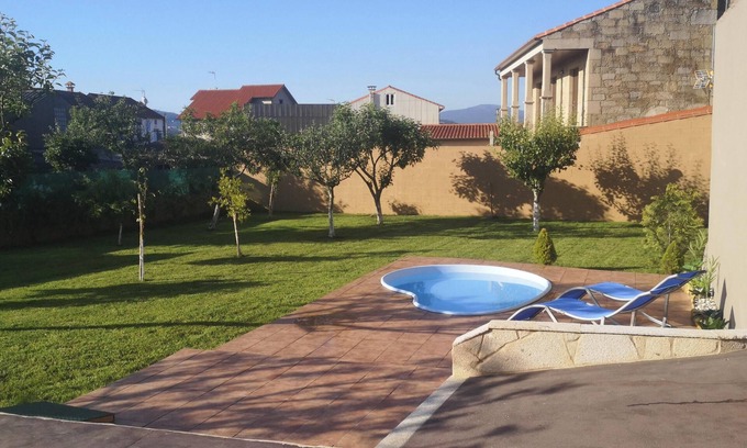 Boiro House | Homerez - Charming House in Esteiro with Garden and Terraces