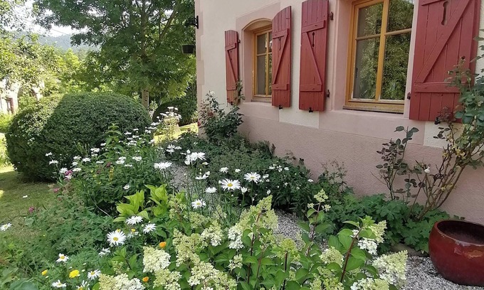 Taintrux House | Homerez - Charming house in Taintrux village with garden