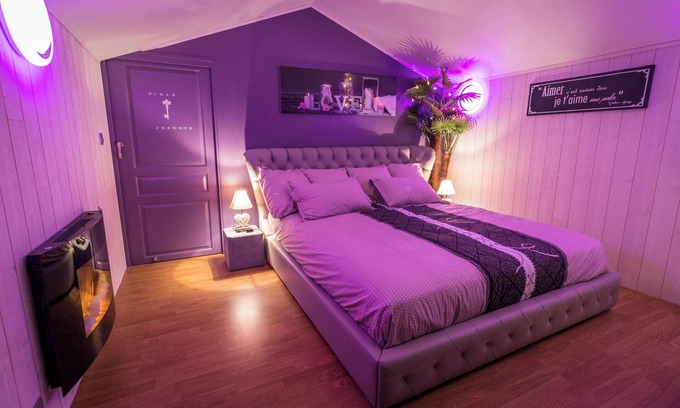 Arcay House | Homerez - Charming House in Arçay, Jacuzzi Included